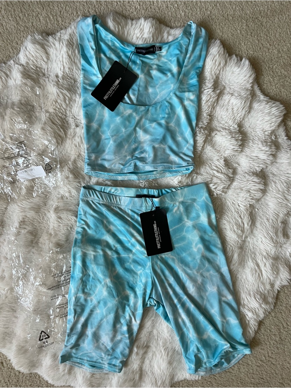 ✨ NWT PrettyLittleThing Water Blue Ripple Print Crop Top & Biker Shorts Set - S